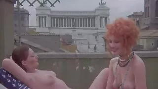 Moden mand kalder teenagedreng