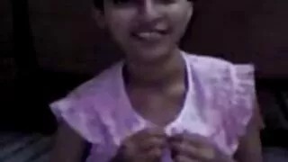 Mandskabt kvinde smil