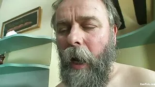 Ung fyr kneppede sin kæreste